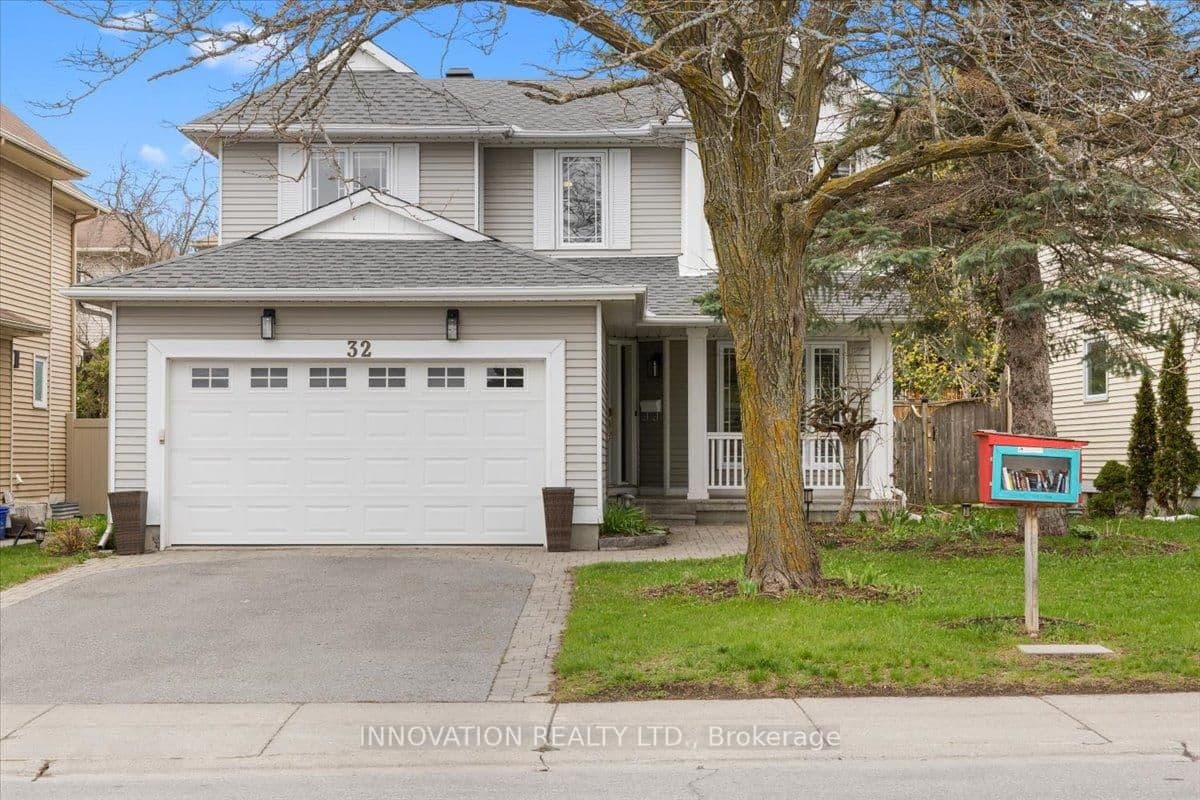 32 Weybridge Drive, Ottawa, ON