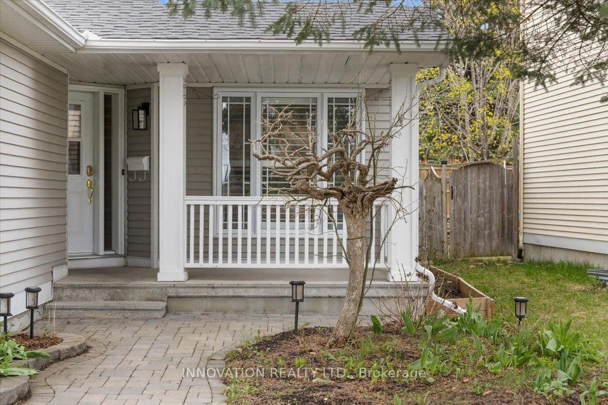 32 Weybridge Drive, Ottawa, ON — photo 2