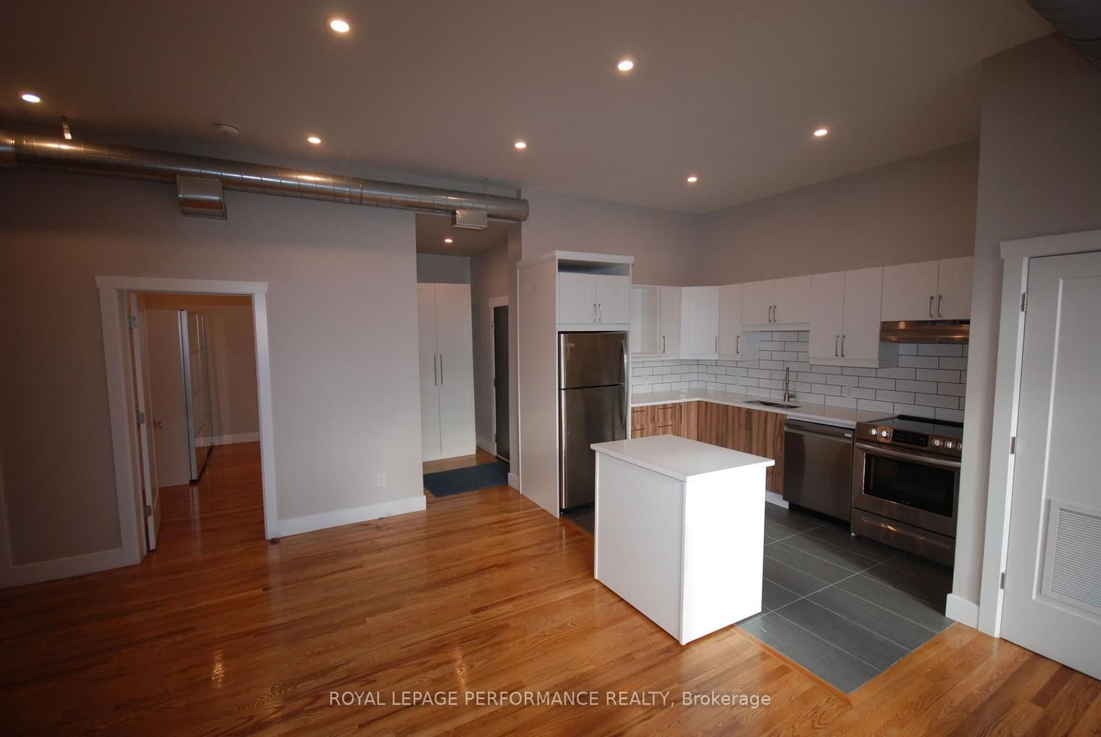 6 - 4 Range Road, Ottawa, ON — photo 2