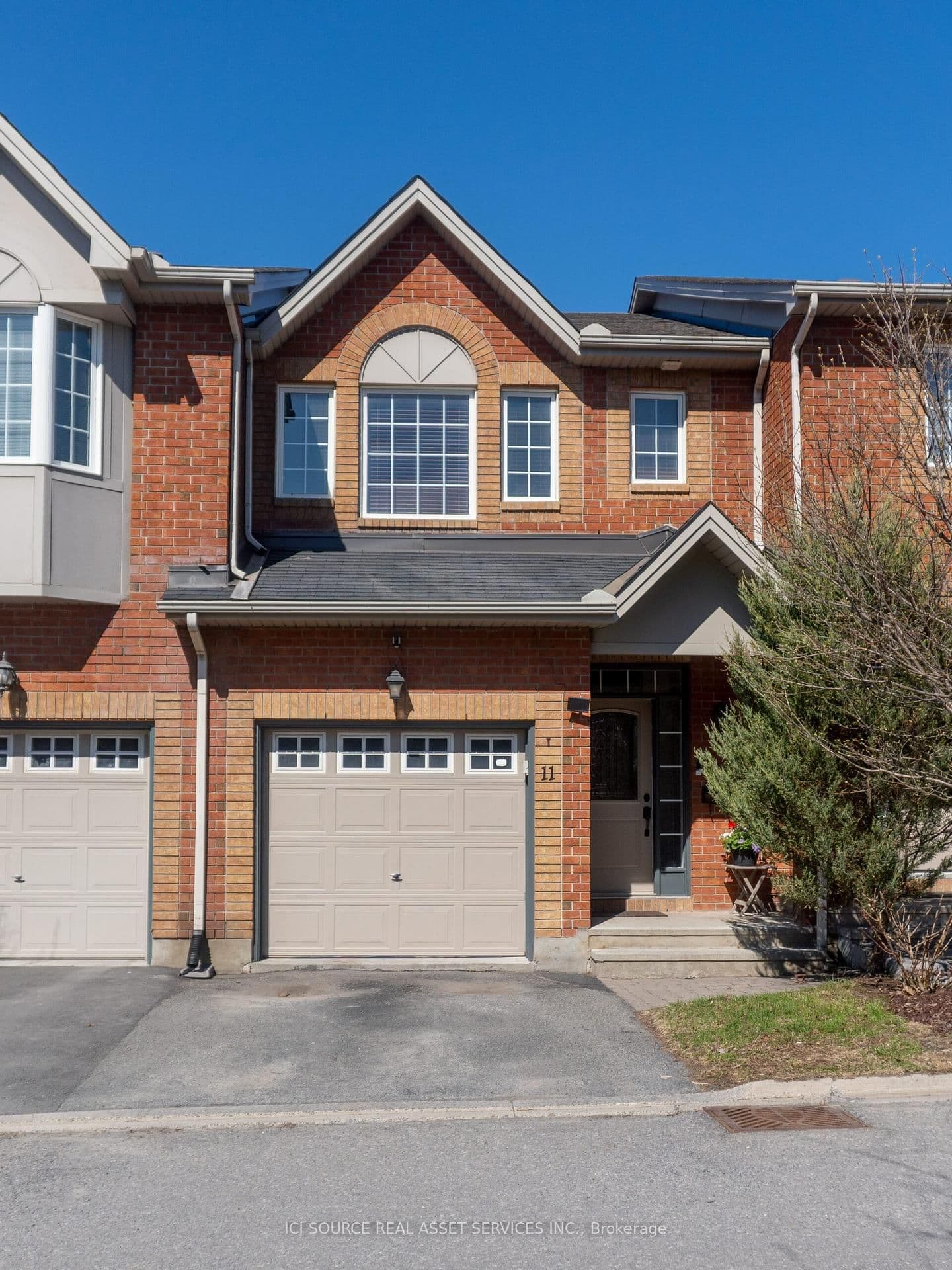 11 Great Oak Private, Ottawa, ON — photo 2