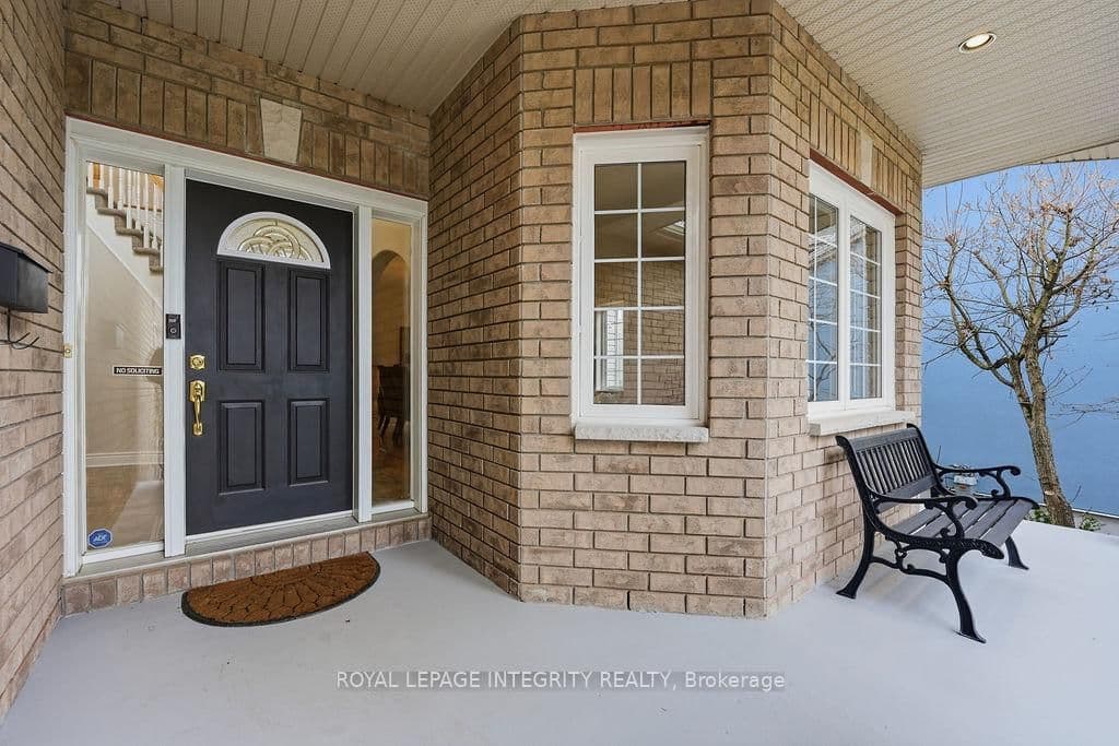 136 Shaughnessy Crescent, Ottawa, ON — photo 2