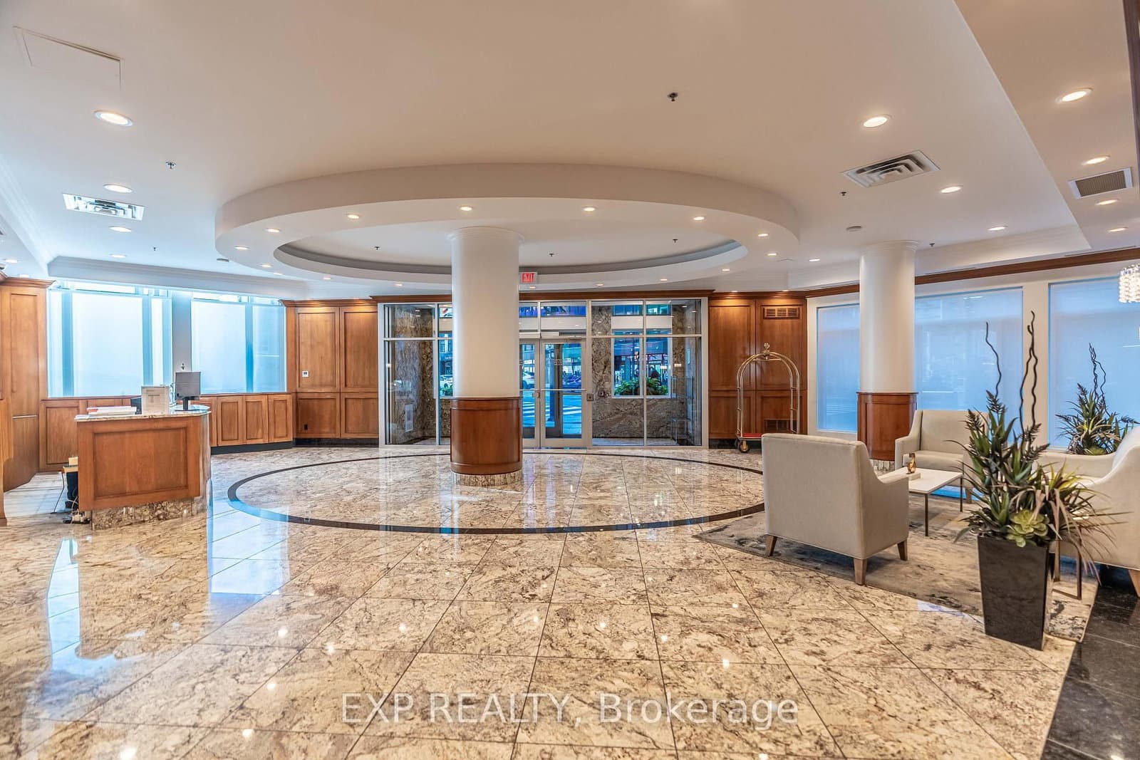 2308 - 242 RIDEAU Street, Ottawa, ON — photo 3