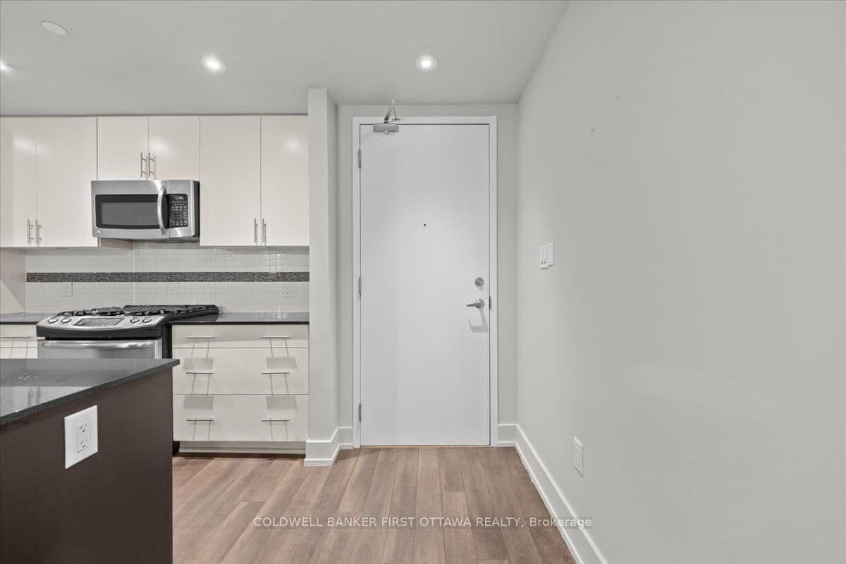 308 - 100 CHAMPAGNE Avenue, Ottawa, ON — photo 3
