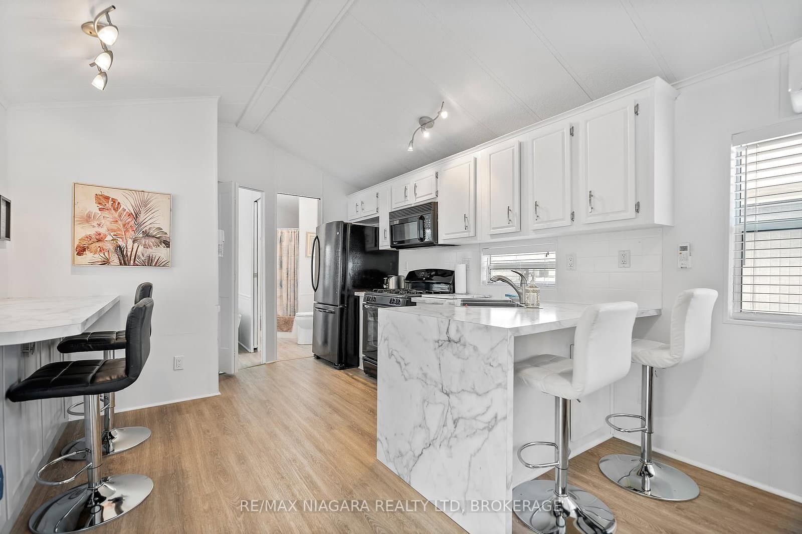 28 Mariner Crescent, Port Colborne, ON — photo 3