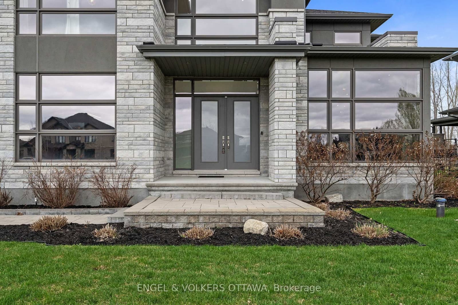 132 Dunblane Way, Ottawa, ON — photo 3