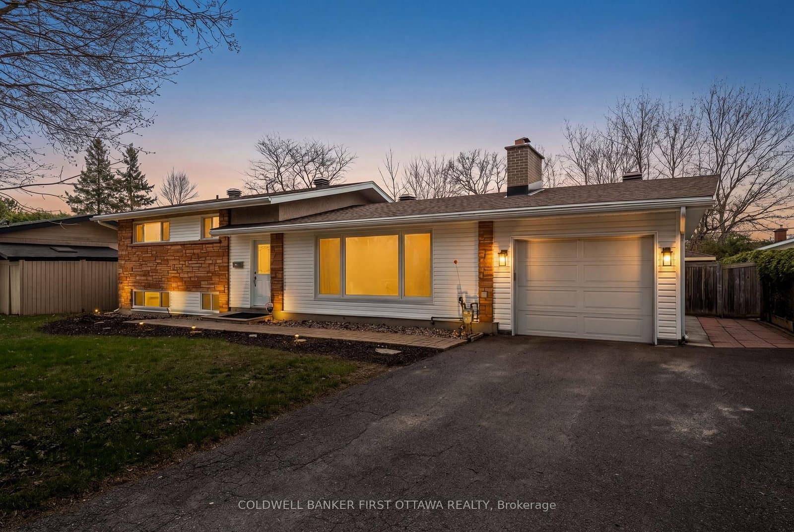 18 Tiverton Drive, Ottawa, ON