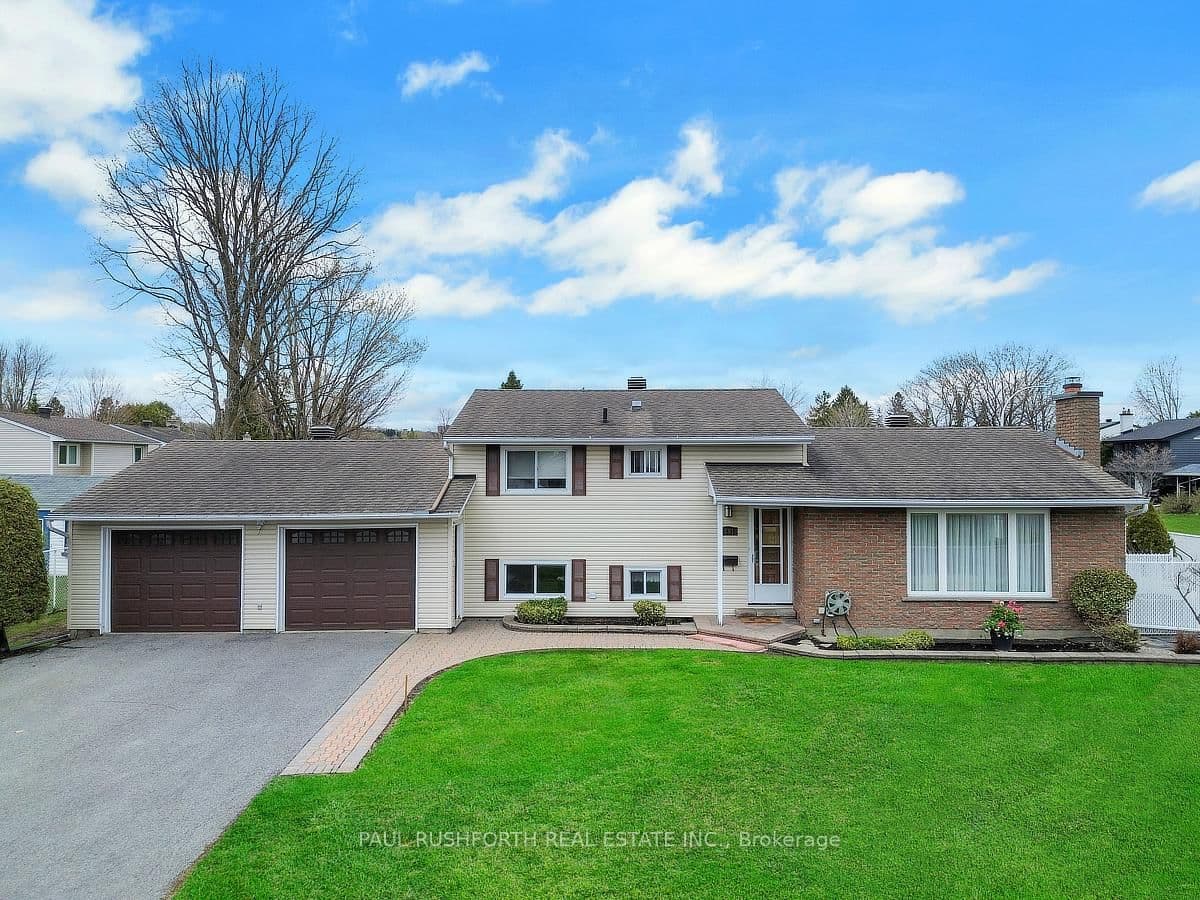 2191 Bickerton Avenue, Ottawa, ON