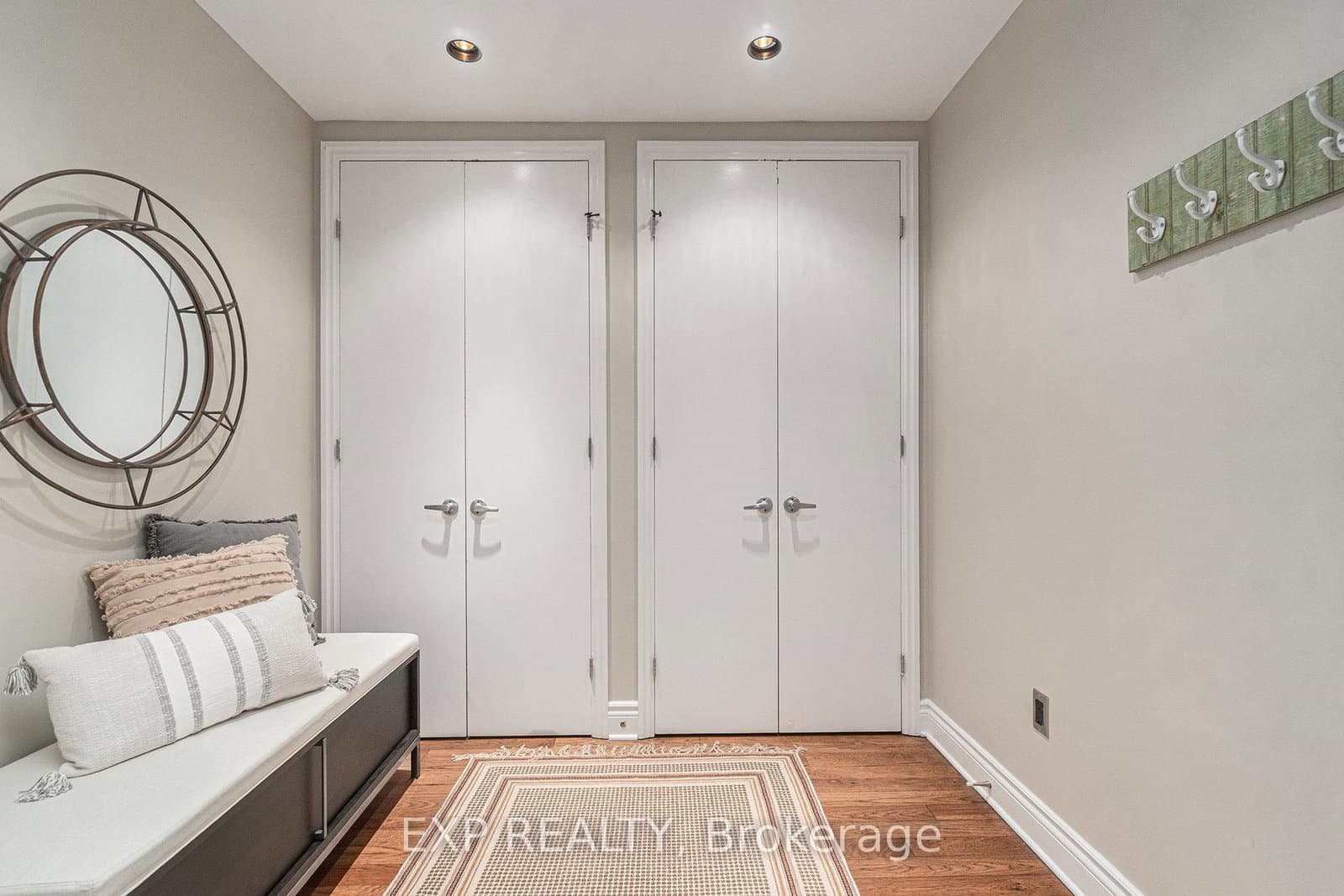403 - 327 Breezehill Avenue, Ottawa, ON — photo 2