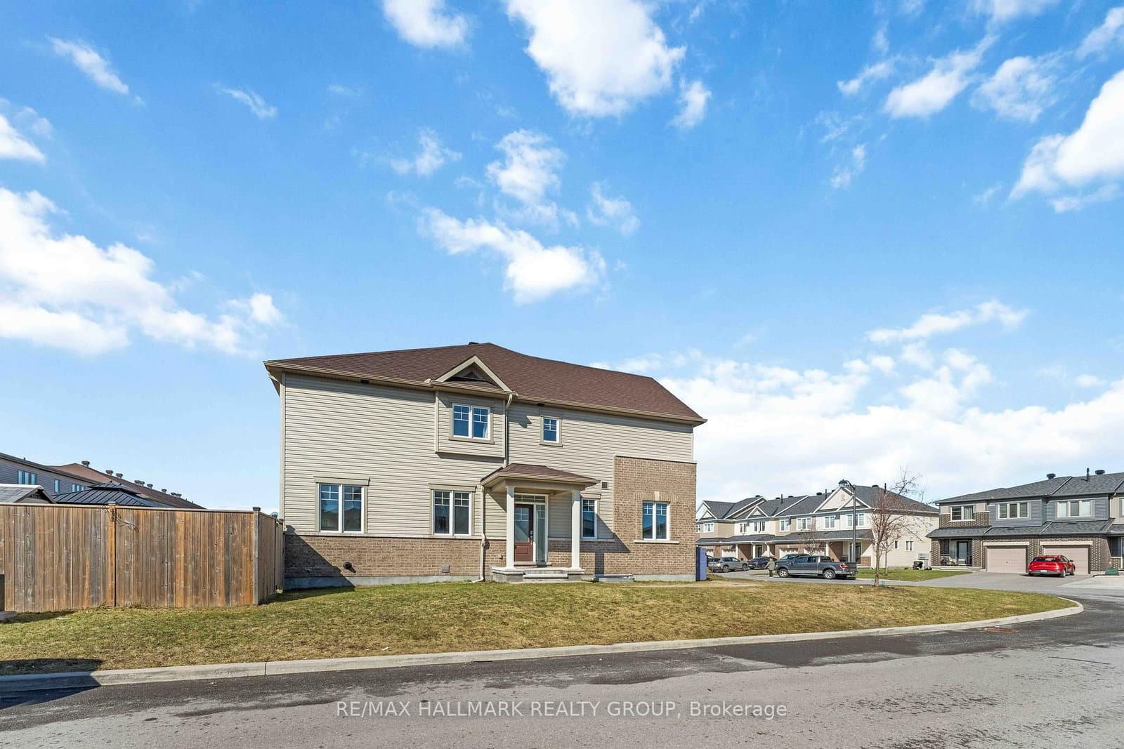 534 Hyssop Street, Orleans, ON — photo 3