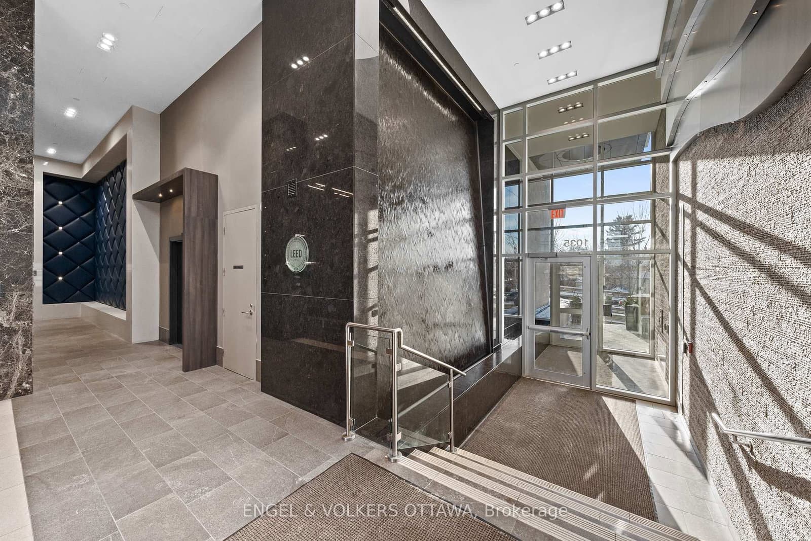 110 - 1035 Bank Street, Ottawa, ON — photo 3