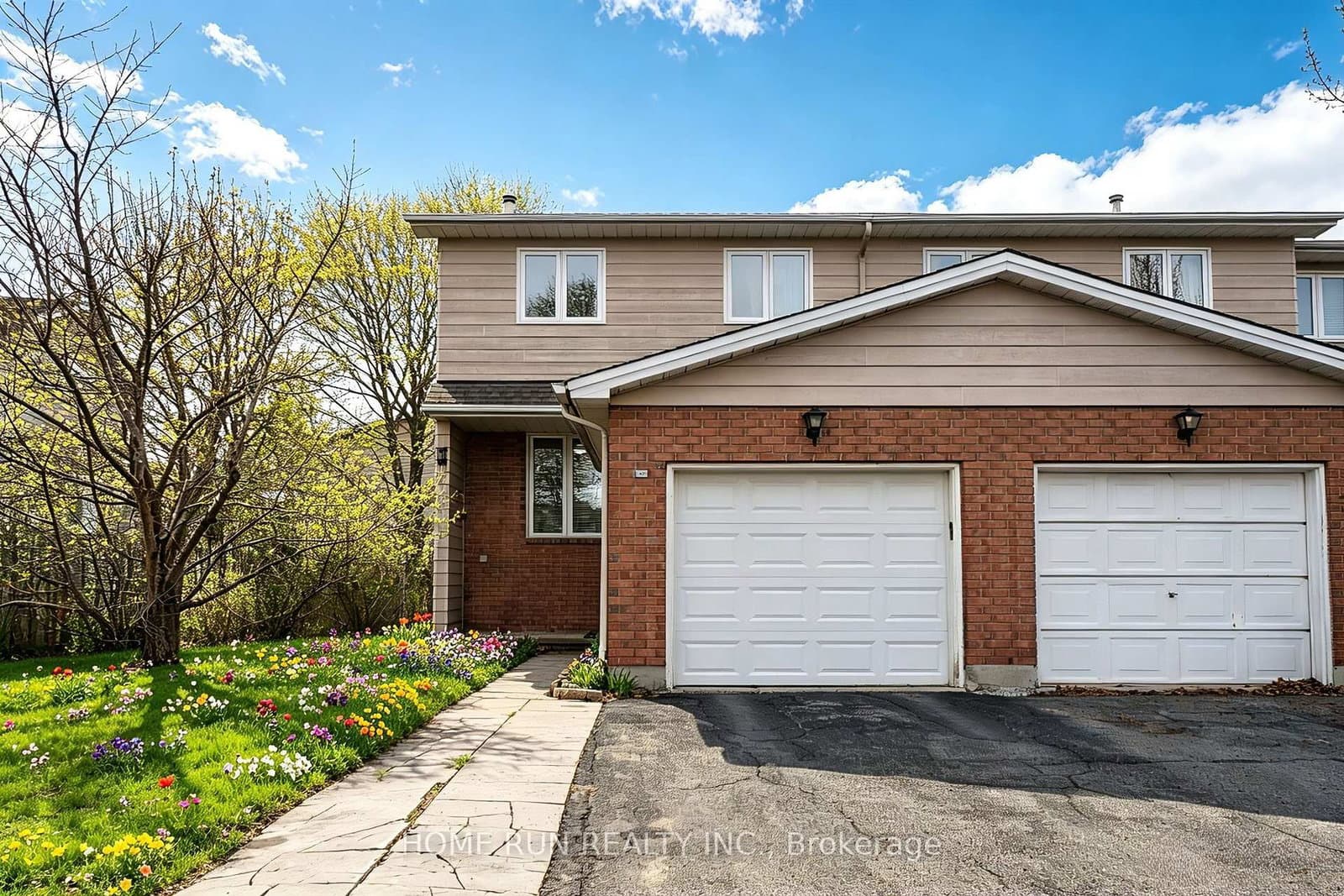 30 Sturbridge Private, Ottawa, ON — photo 2