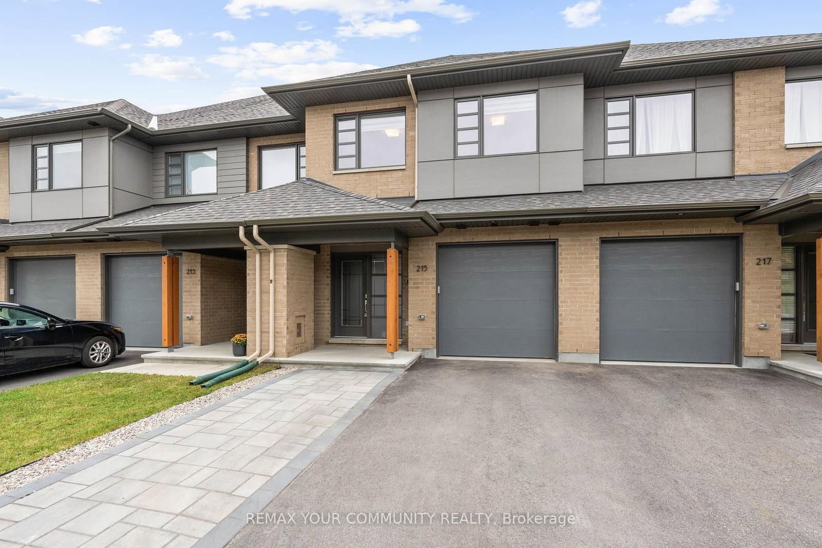 215 Pisces Terrace, Ottawa, ON — photo 2