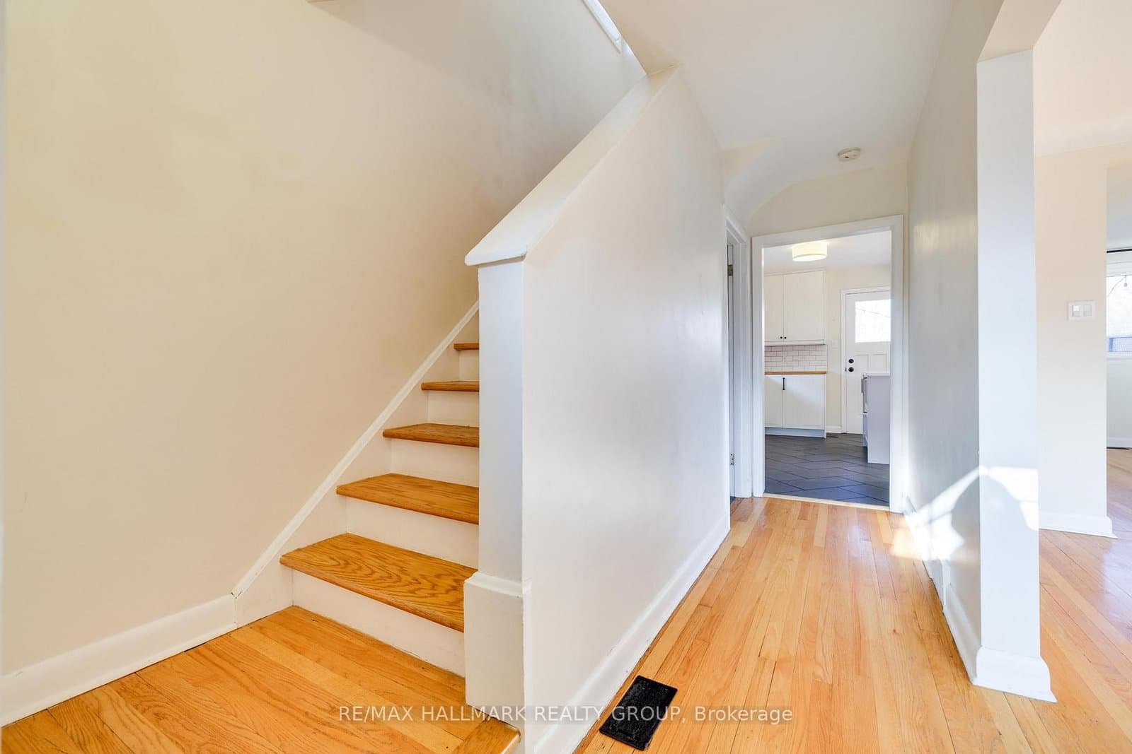 1213 Emperor Avenue, Ottawa, ON — photo 2