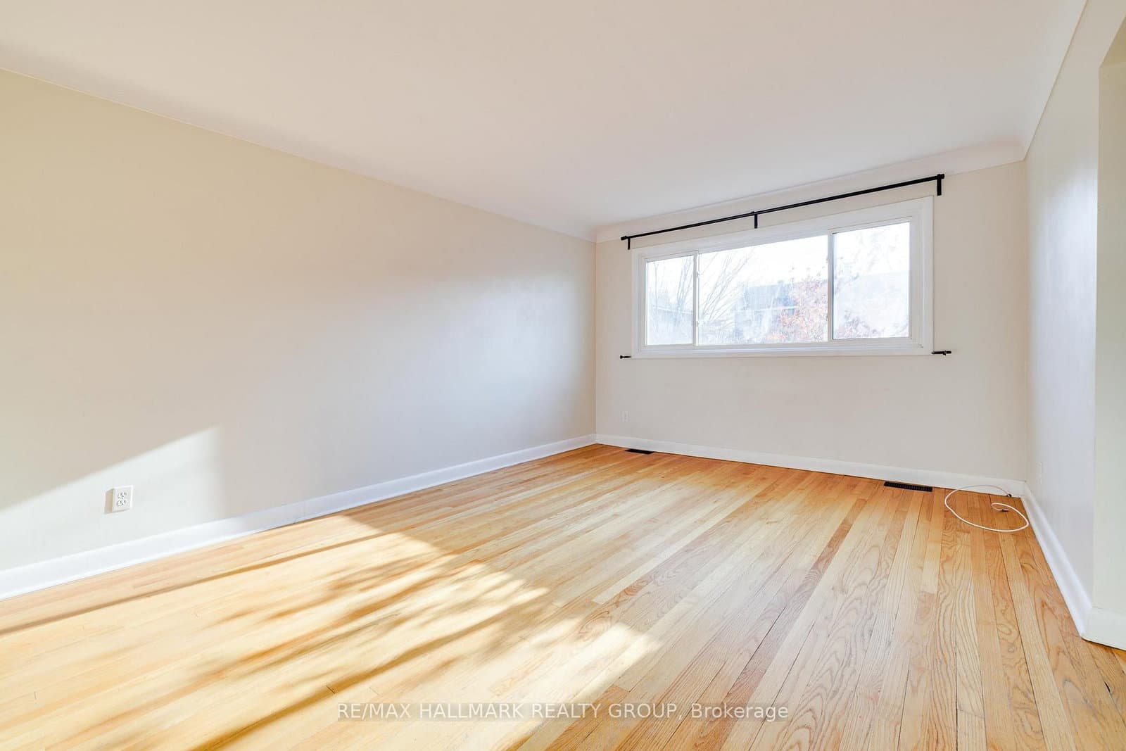 1213 Emperor Avenue, Ottawa, ON — photo 3