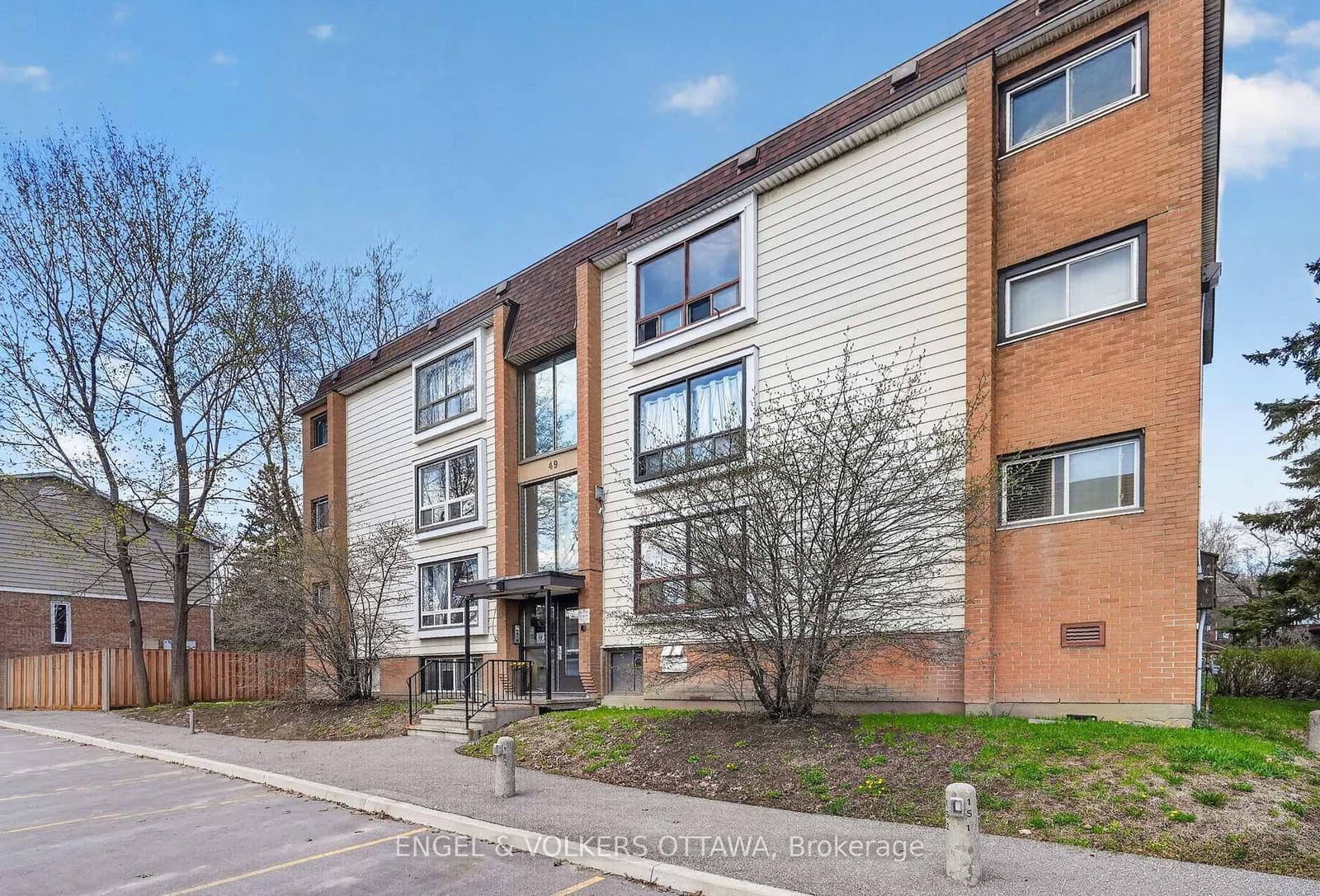 9 - 49 Sumac Street, Ottawa, ON — photo 2