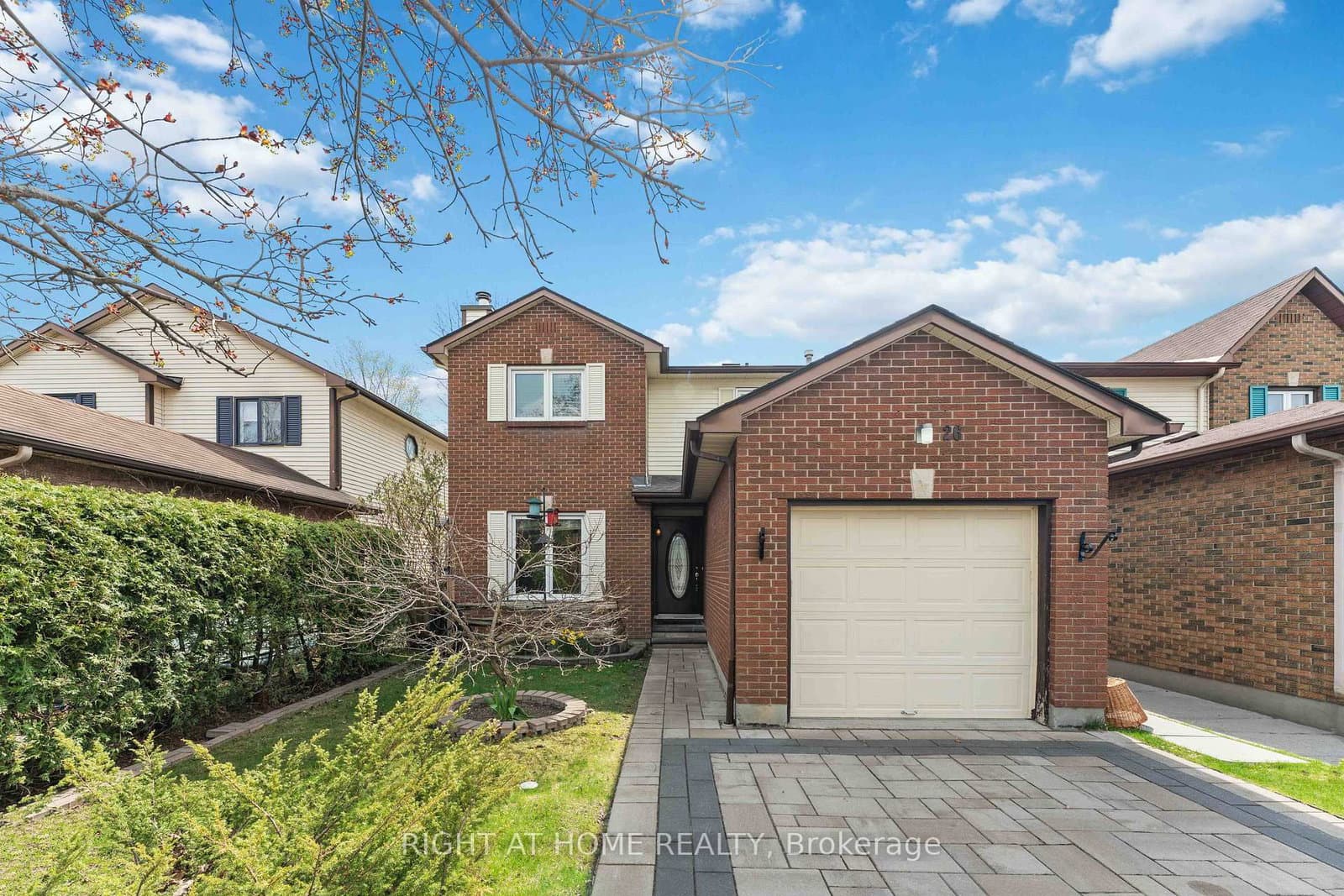 26 Denham Way, Ottawa, ON — photo 2