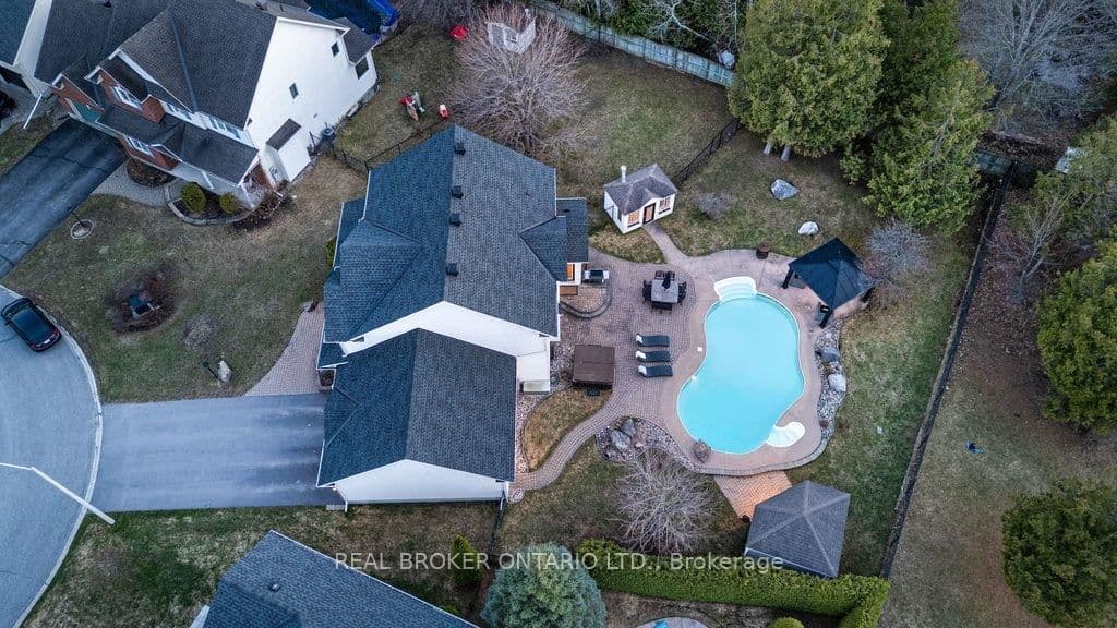 32 Feldspar Crescent, Stittsville, ON — photo 3