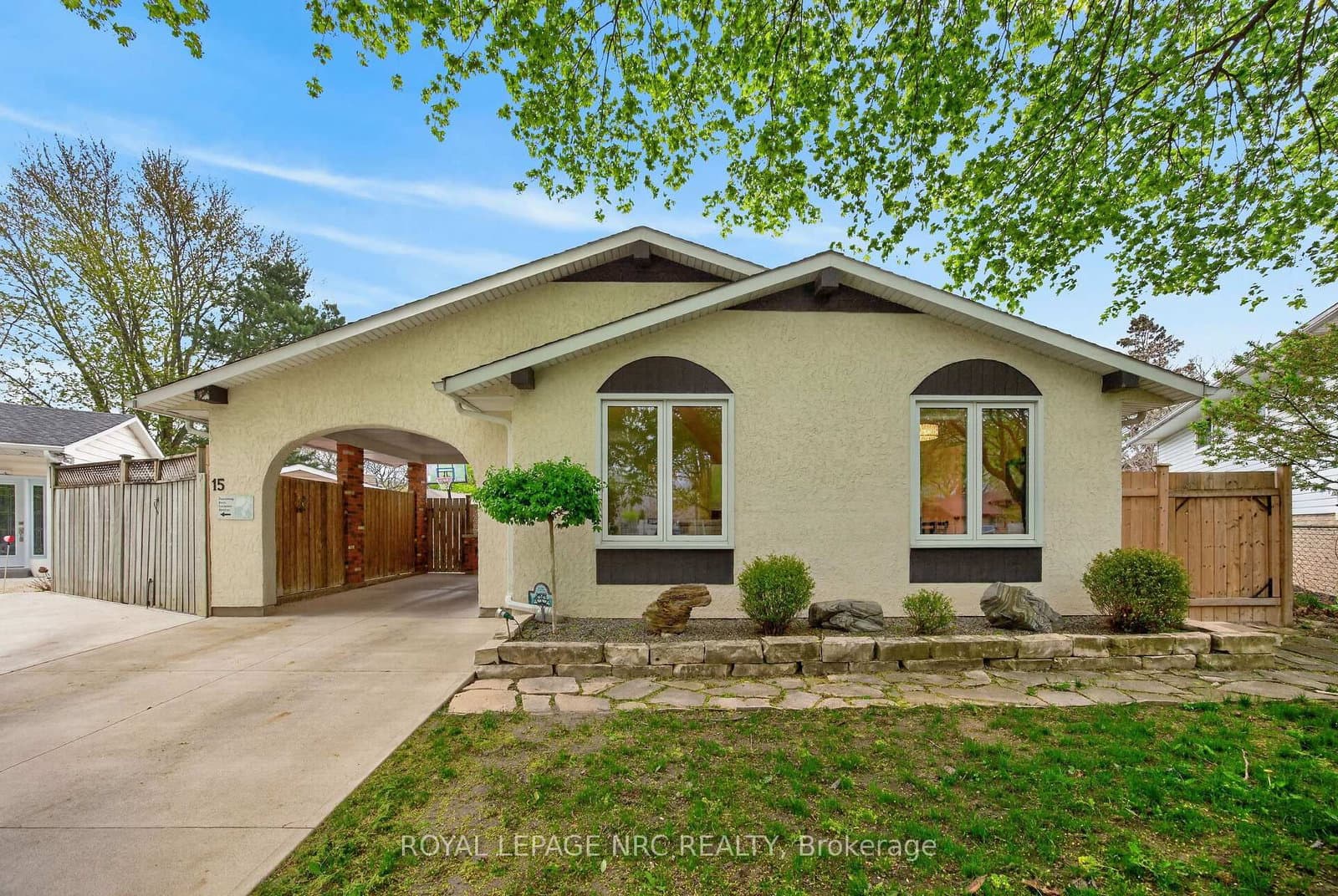 15 Carousel Circle, St. Catharines, ON