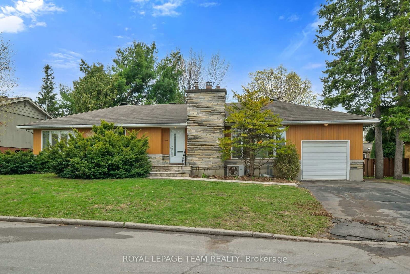 1358 Dowler Avenue, Ottawa, ON