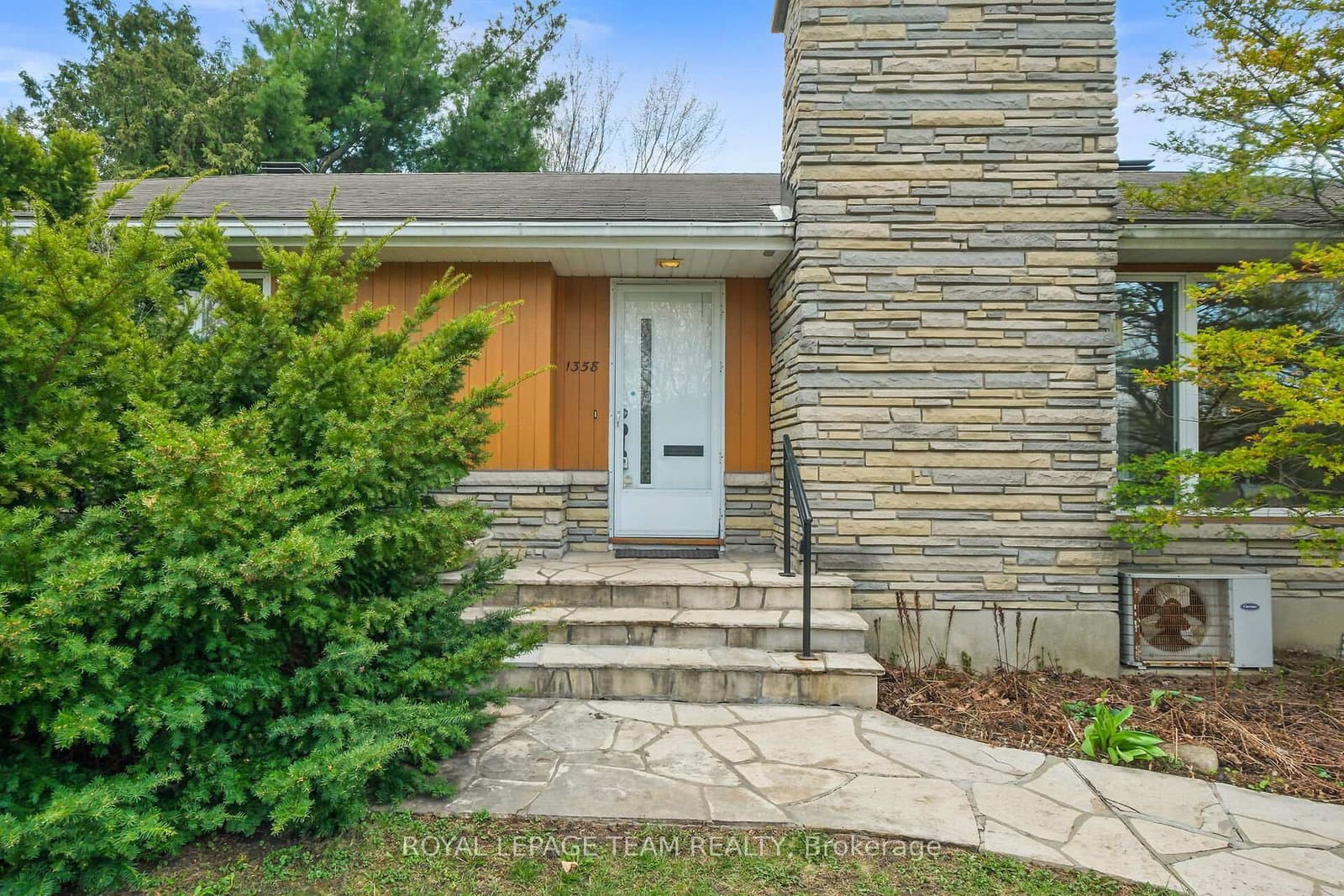 1358 Dowler Avenue, Ottawa, ON — photo 3