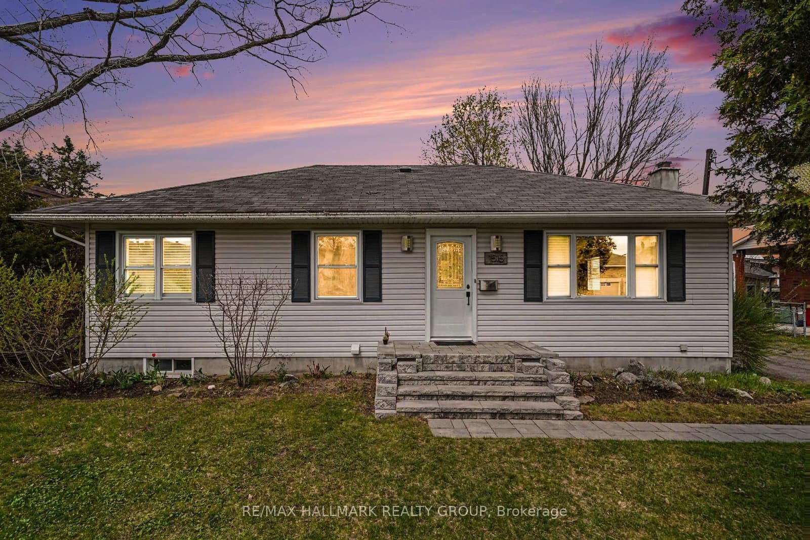 1515 Kingsdale Avenue, Ottawa, ON