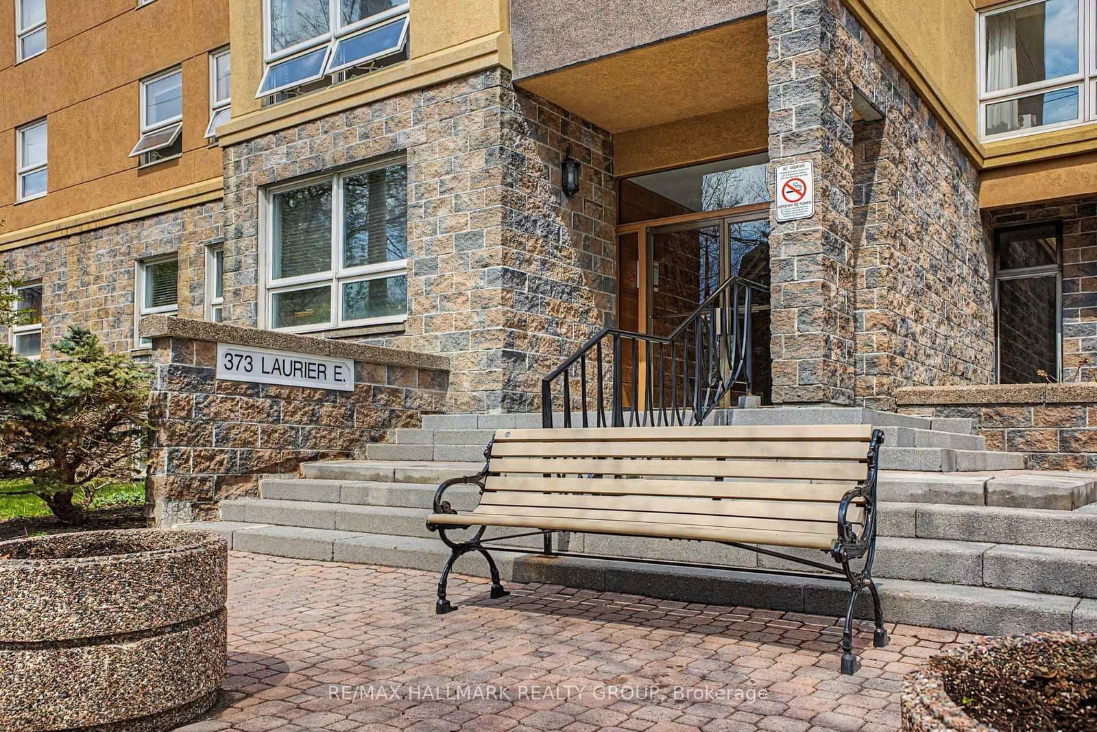 405 - 373 Laurier Avenue, Ottawa, ON — photo 2