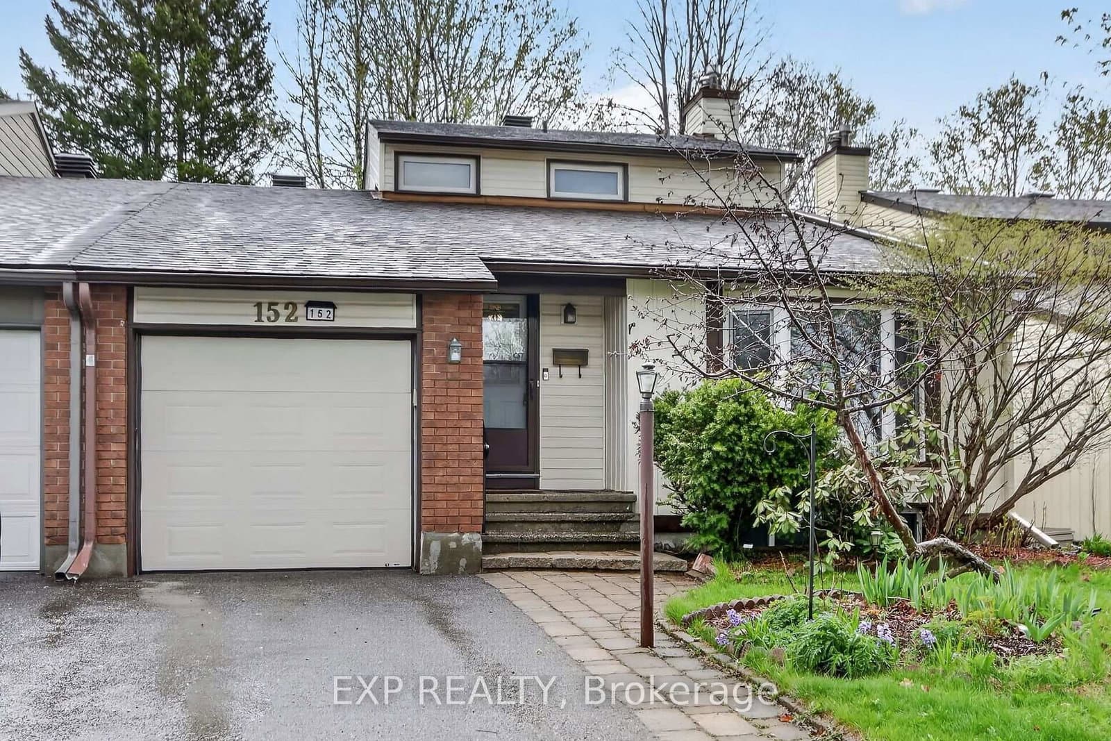 152 Burnetts Gr Circle, Ottawa, ON — photo 3
