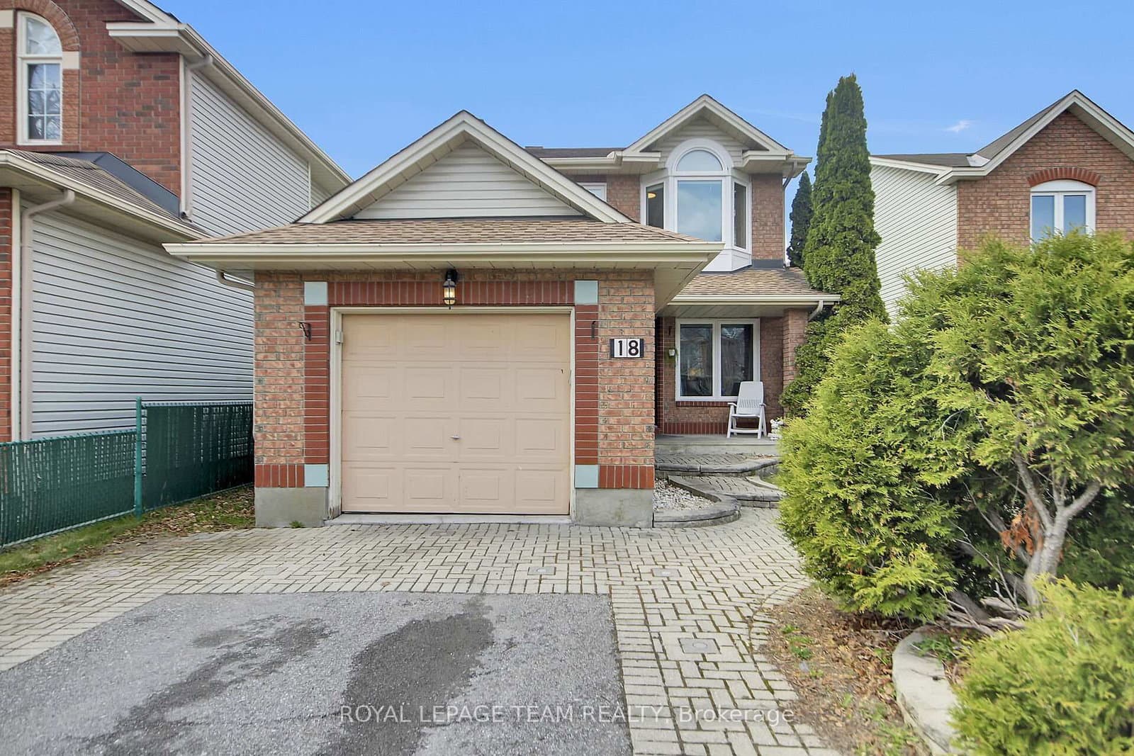 18 Longshire Circle, Ottawa, ON