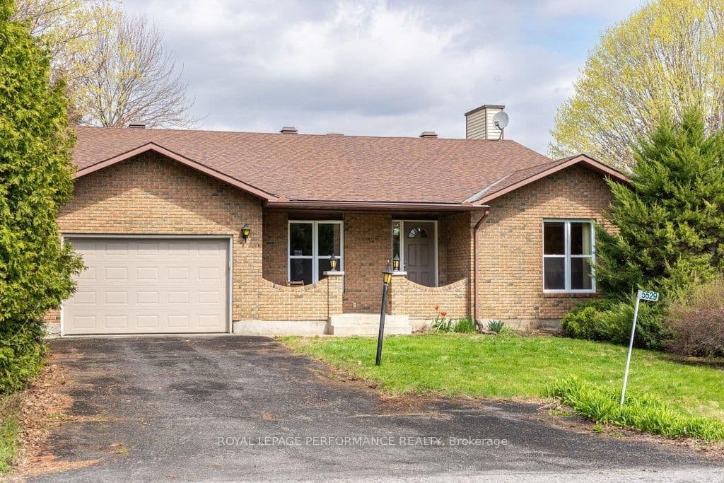 5529 Woodeden Drive, Ottawa, ON