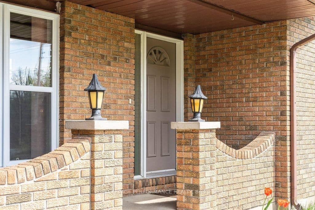 5529 Woodeden Drive, Ottawa, ON — photo 2