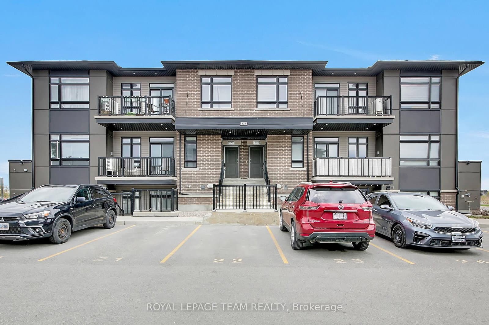 F - 320 Tulum Crescent, Ottawa, ON