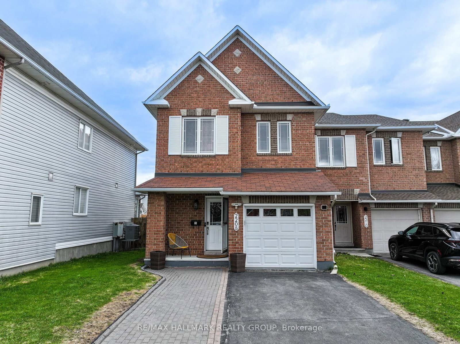 2208 Brockstone Crescent, Ottawa, ON
