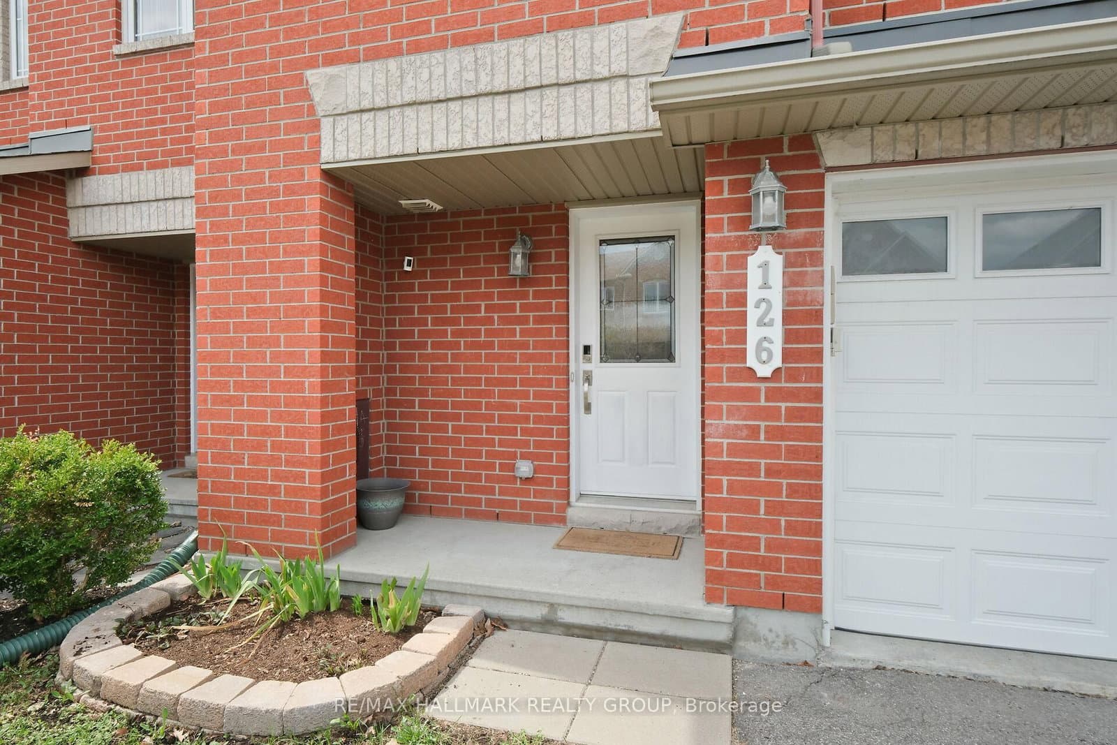 126 Silvermoon Crescent, Ottawa, ON — photo 3