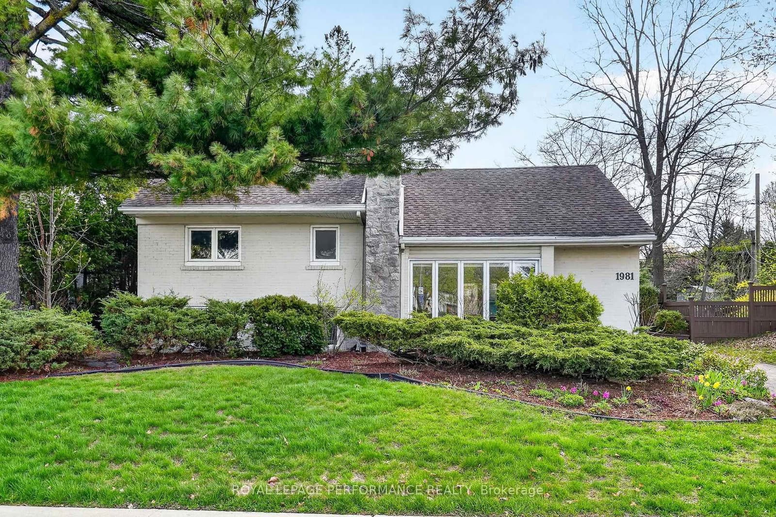 1981 Alta Vista Drive, Ottawa, ON — photo 2