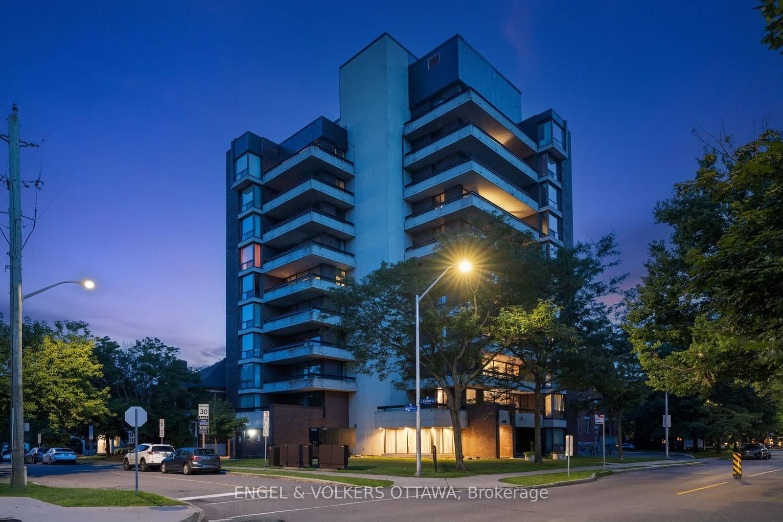 8A - 400 Laurier Avenue, Ottawa, ON — photo 2