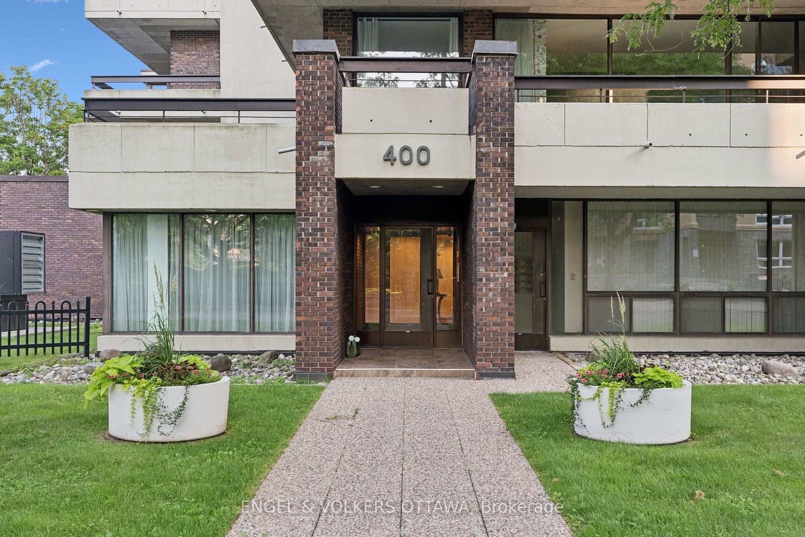 8A - 400 Laurier Avenue, Ottawa, ON — photo 3