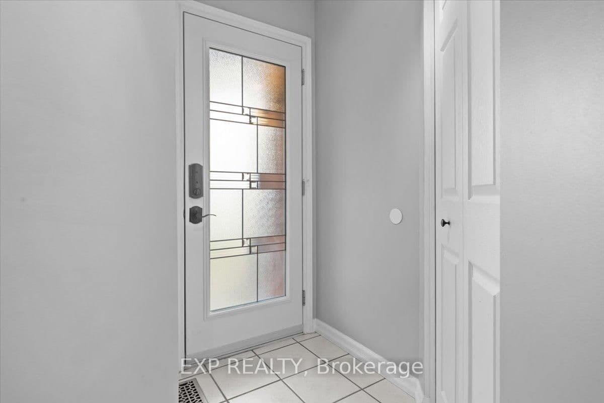 851 Beauregard Crescent, Orleans, ON — photo 2