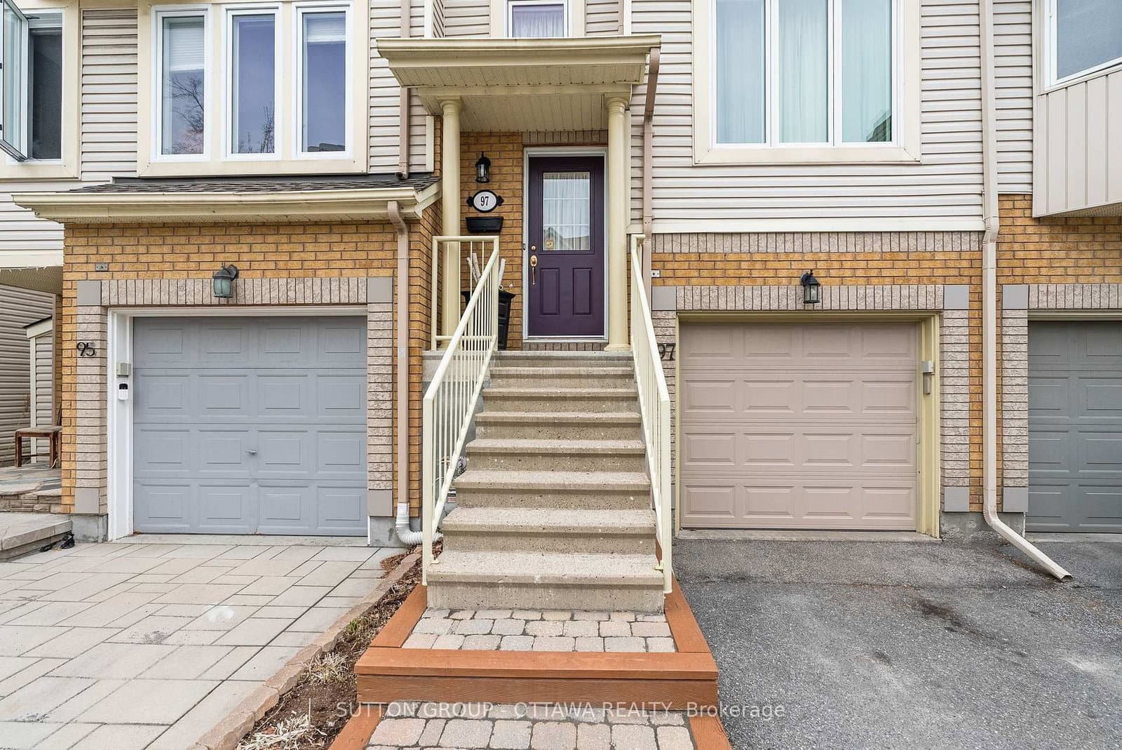 97 Corsica Private, Ottawa, ON — photo 3