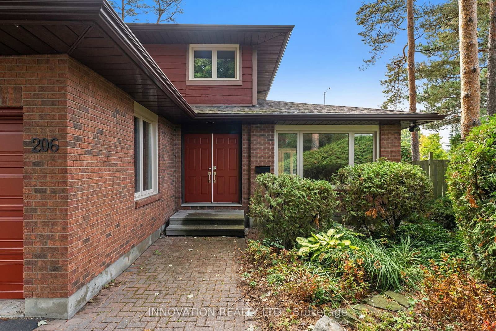 206 Cypress Court, Ottawa, ON — photo 2