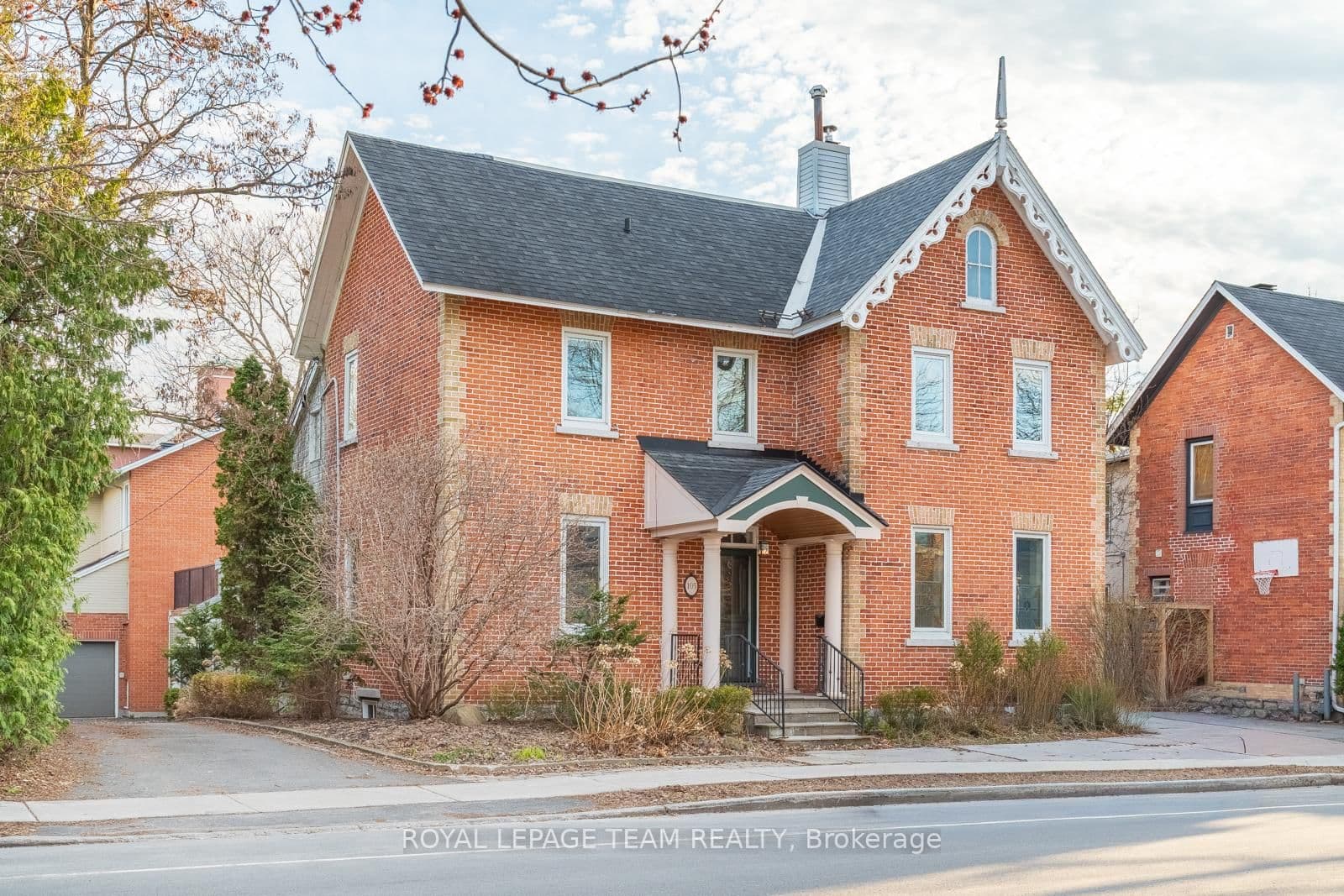 105 CRICHTON Street, Ottawa, ON