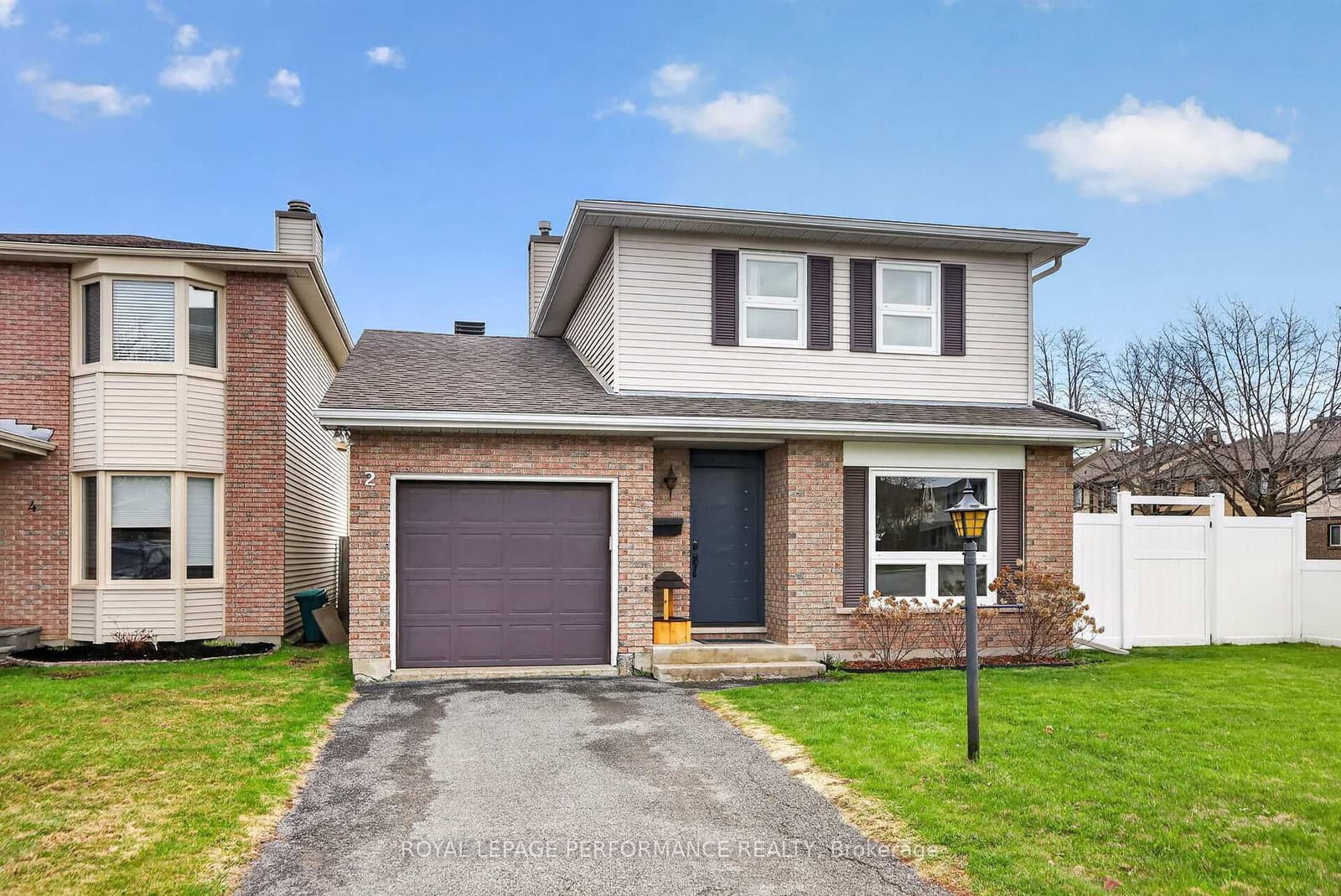 2 Canbury Crescent, Ottawa, ON