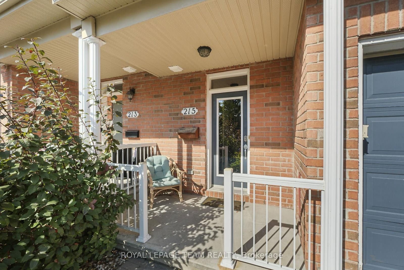215 Parkrose Private, Ottawa, ON — photo 2
