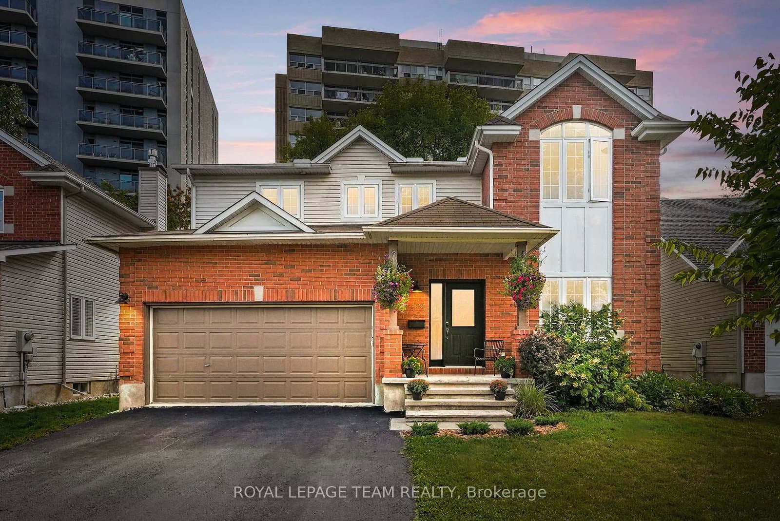 2122 Saunders Avenue, Ottawa, ON