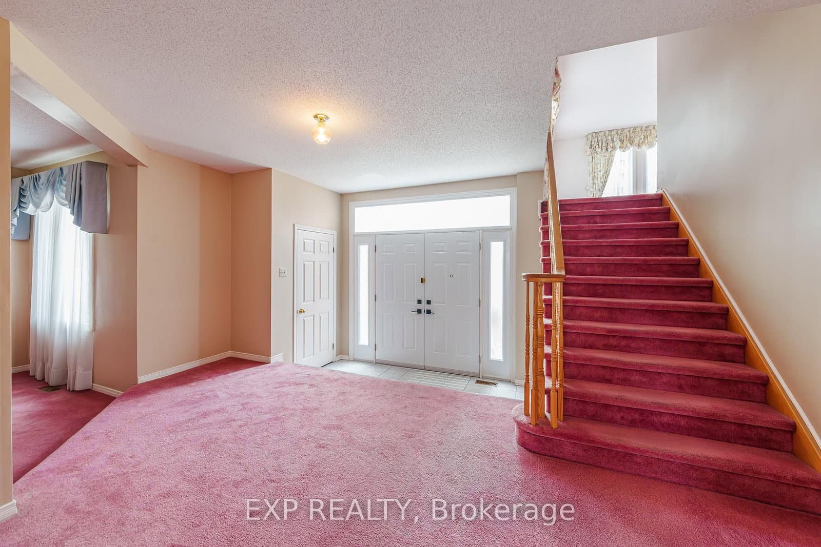 1399 Cheverny Crescent, Orleans, ON — photo 2