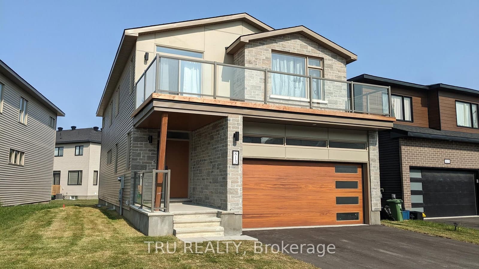 813 Crossgate Street, Ottawa, ON