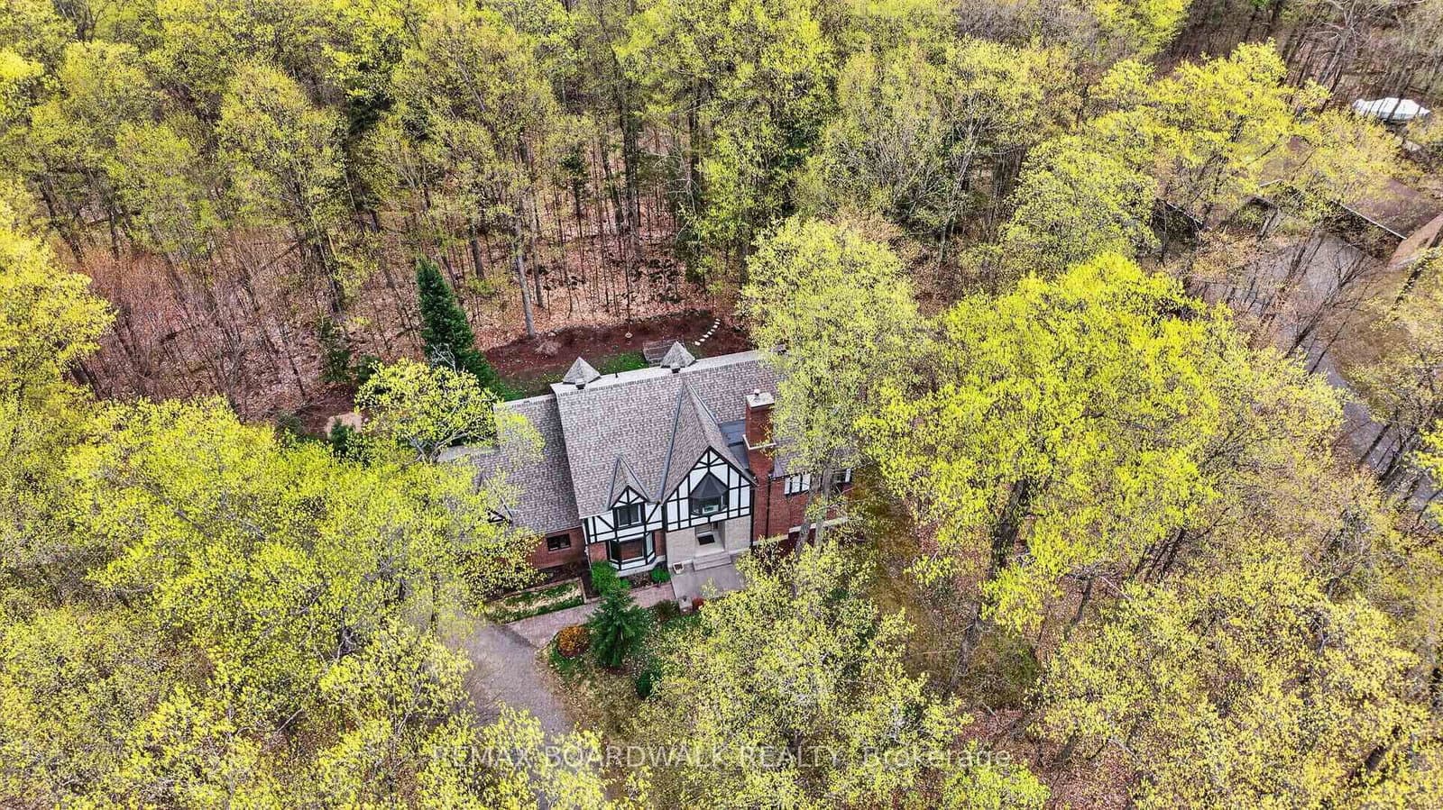 127 Margaret Anne Drive, Carp, ON — photo 2