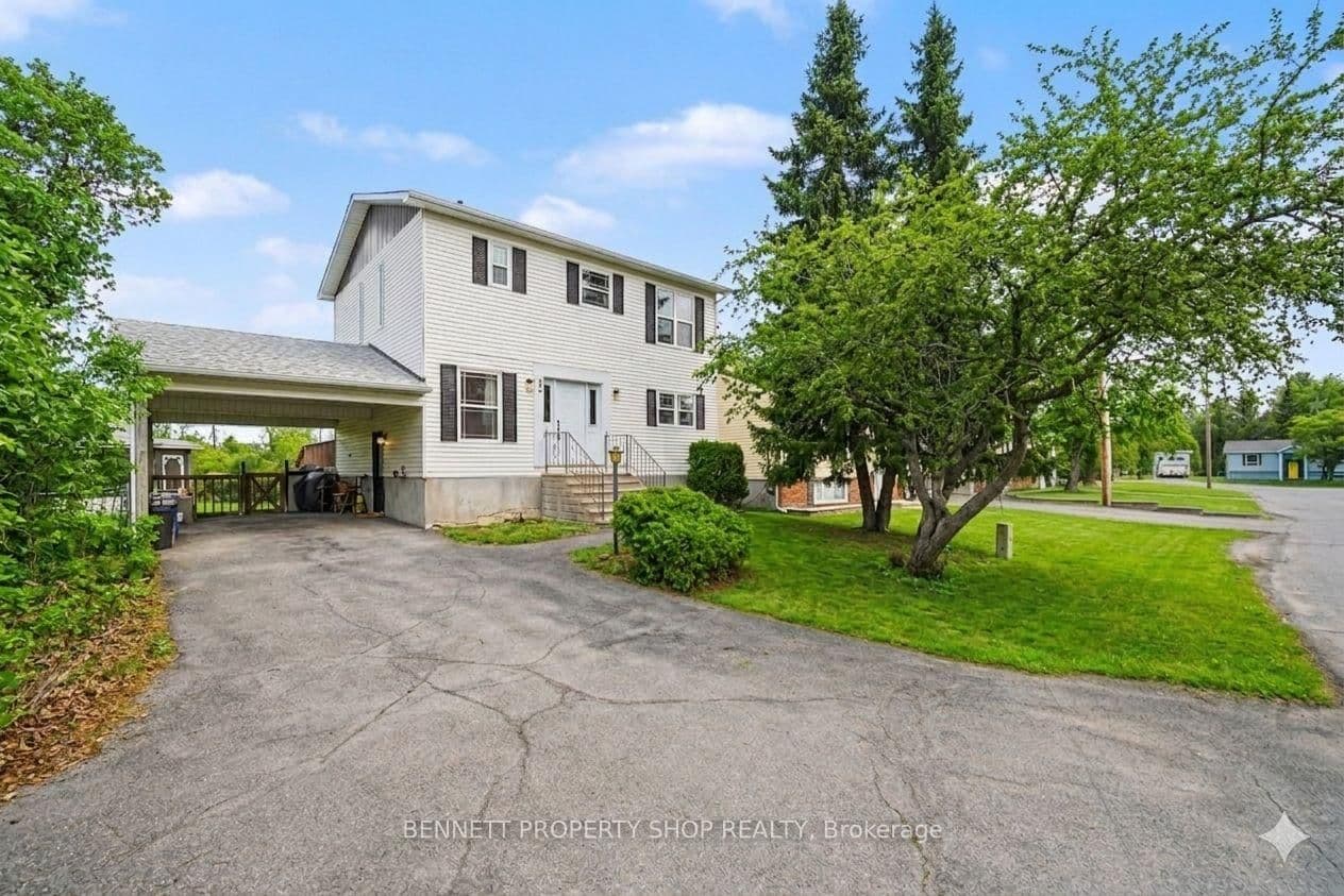 22 Poole Creek Crescent, Stittsville, ON — photo 2