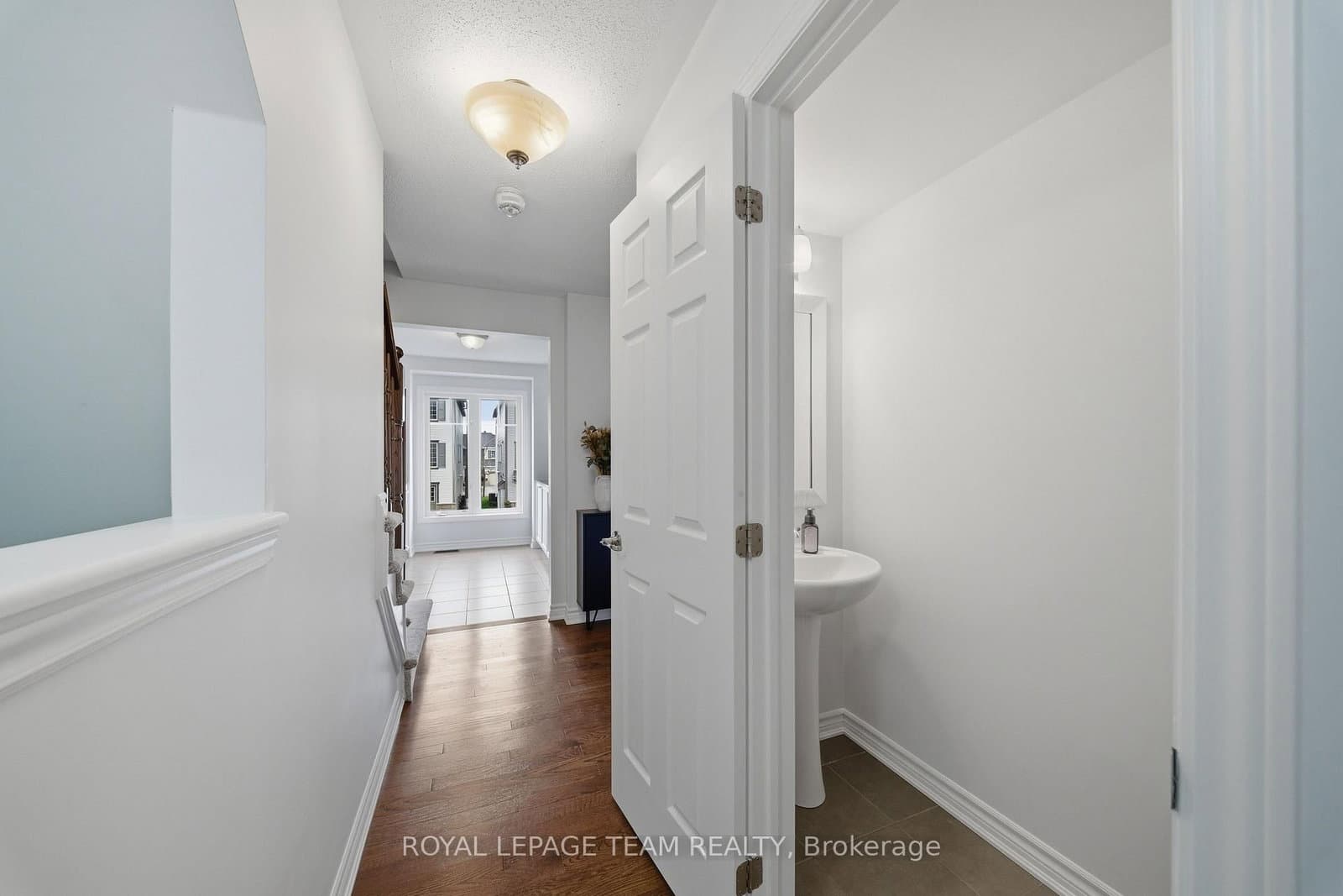 599 Foxlight Circle, Ottawa, ON — photo 3