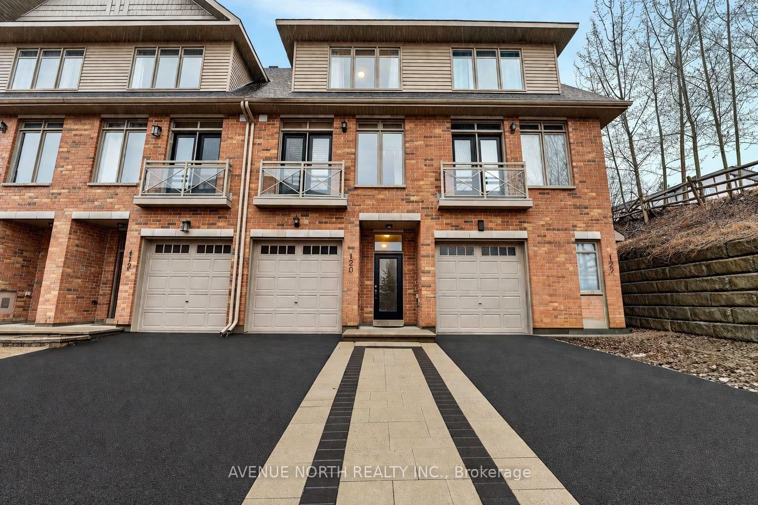 120 Lionel Private, Ottawa, ON