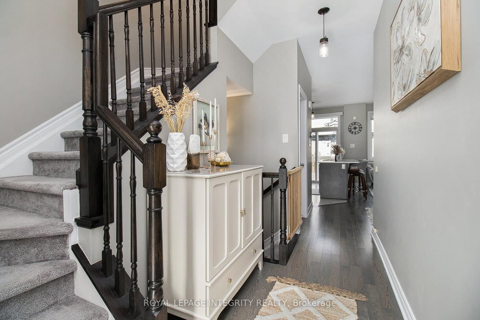 675 Lauraleaf Crescent, Ottawa, ON — photo 2